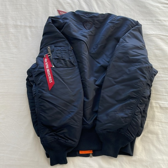 Alpha Industries MA 1 Flight Bomber Jacket Replica Blue
Medium - Picture 4 of 5